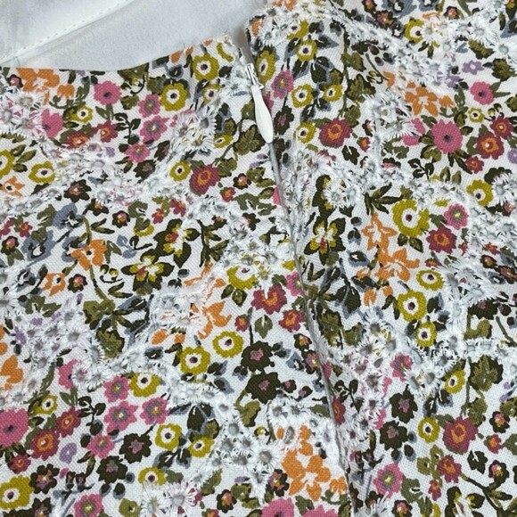 LOFT | NWT Floral Eyelet Mini Skirt | Size 6 - Picture 3 of 8